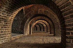 vaulted cellar auf pixabay