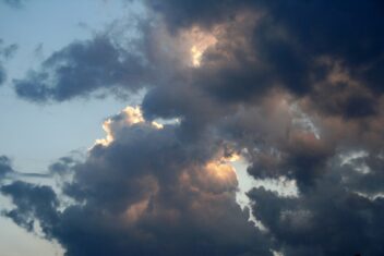wolken lynn greyling pixabay